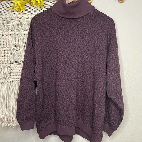 American Eagle Purple Leopard Jegging Fit Turtleneck Sweatshirt - Picture 4 of 7